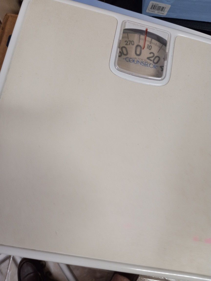 COUNCELOR  BATHROOM SCALE