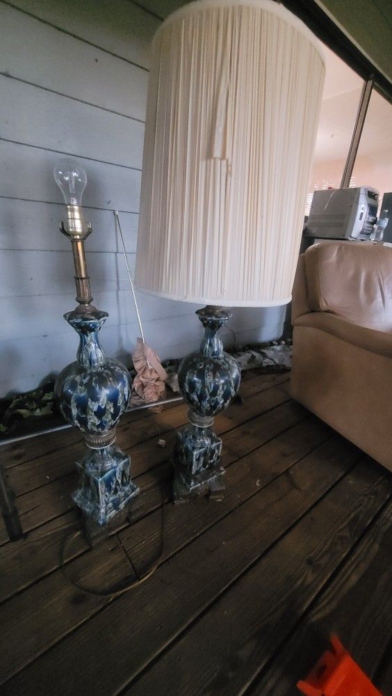 Antique Marbled Lamp Set
