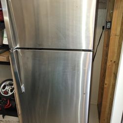 Refrigerator 