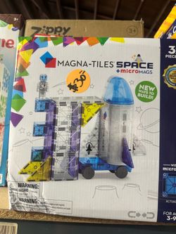 Magna-Tiles Space + microMAGS Building Set