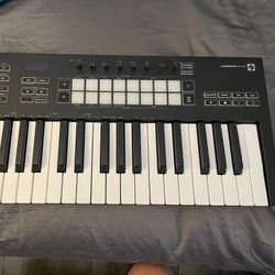 Novation launchkey 37 Mk3 Midi Controller