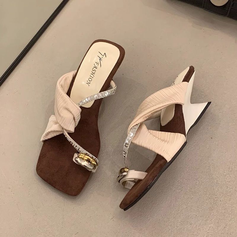 slippers