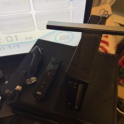 Nintendo black Wii Console w/ 1 remotes 1 nunchuck, WORKS great $60 firm no trades,