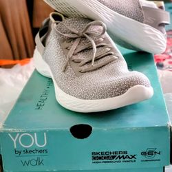 Sz 8 Women's Sketchers Slip-On Grey