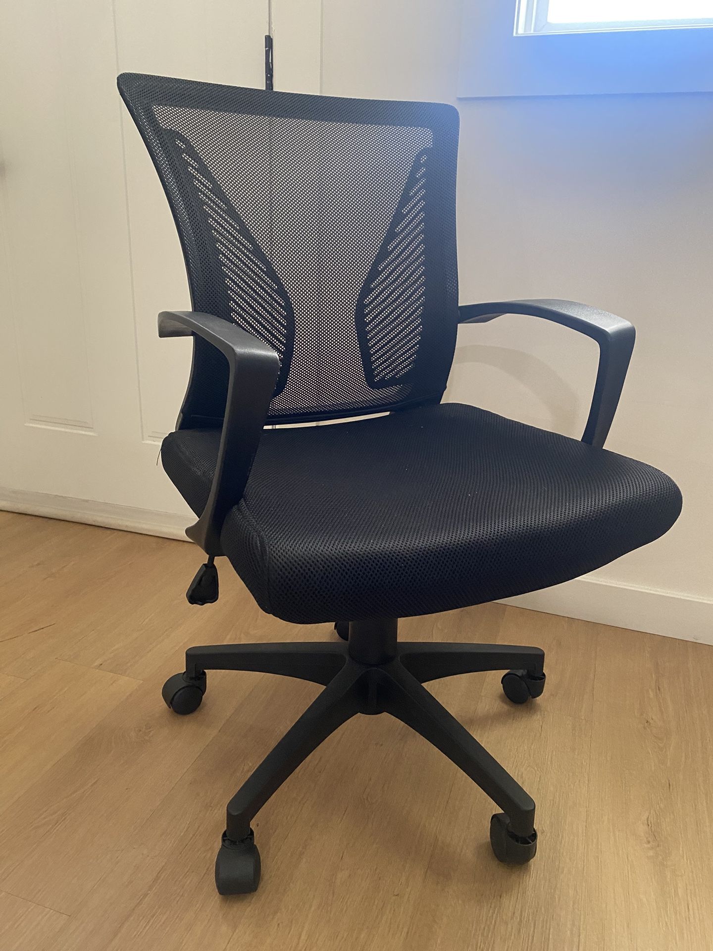 Ergonomic Office Chair With Lumbar Support with Armrest
