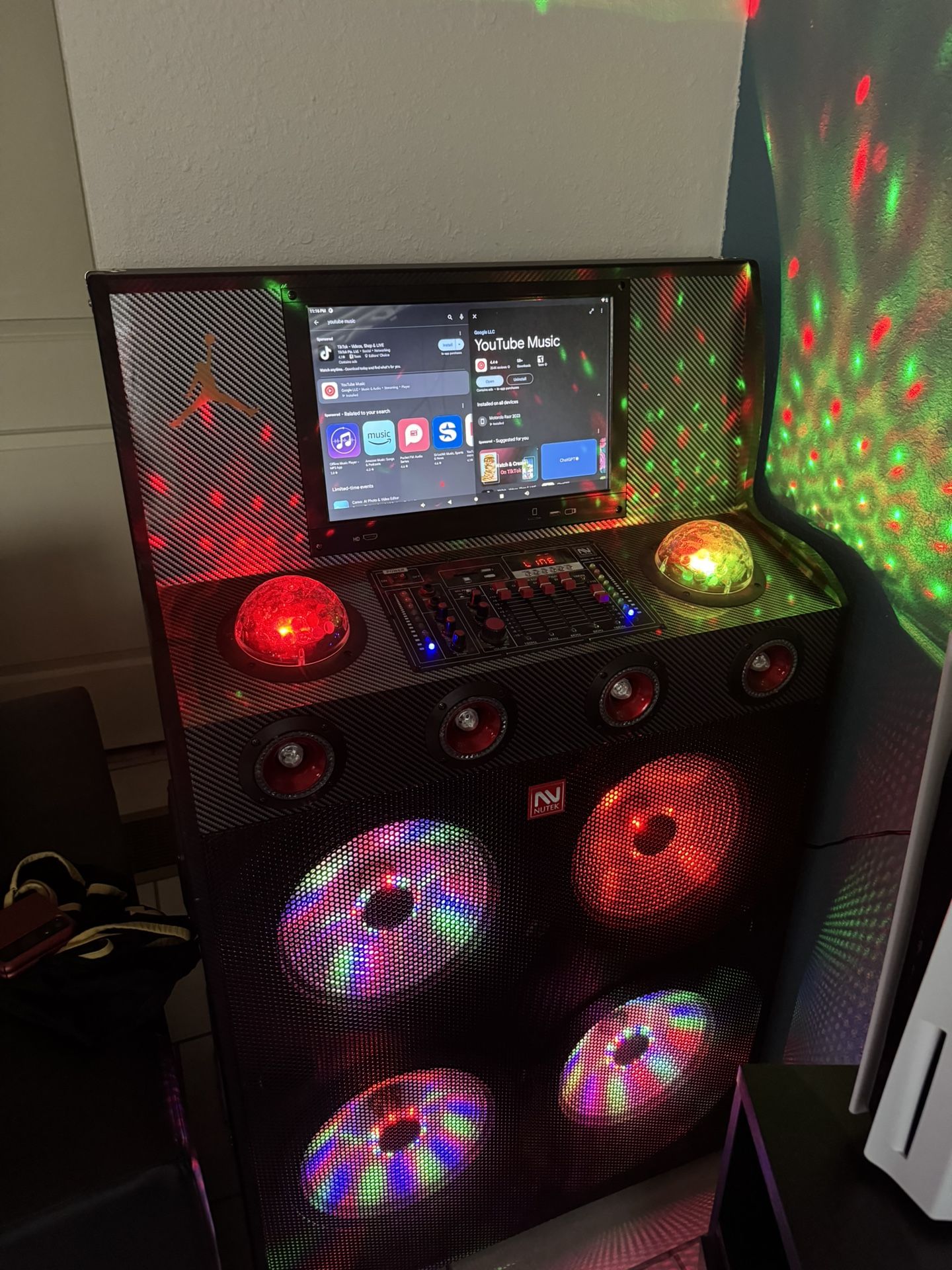 Nutek speaker professional karaoke. 4 12s speakers