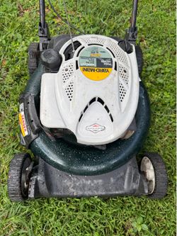 Yard machine lawn mower very good condition work perfect