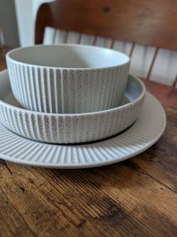 Ribbed Stoneware Plate and Bowl Set