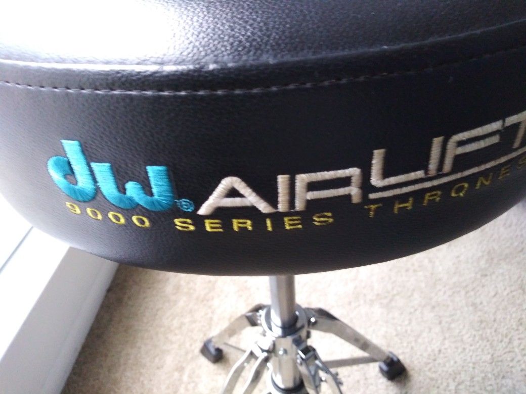 DW 9000 airlift throne