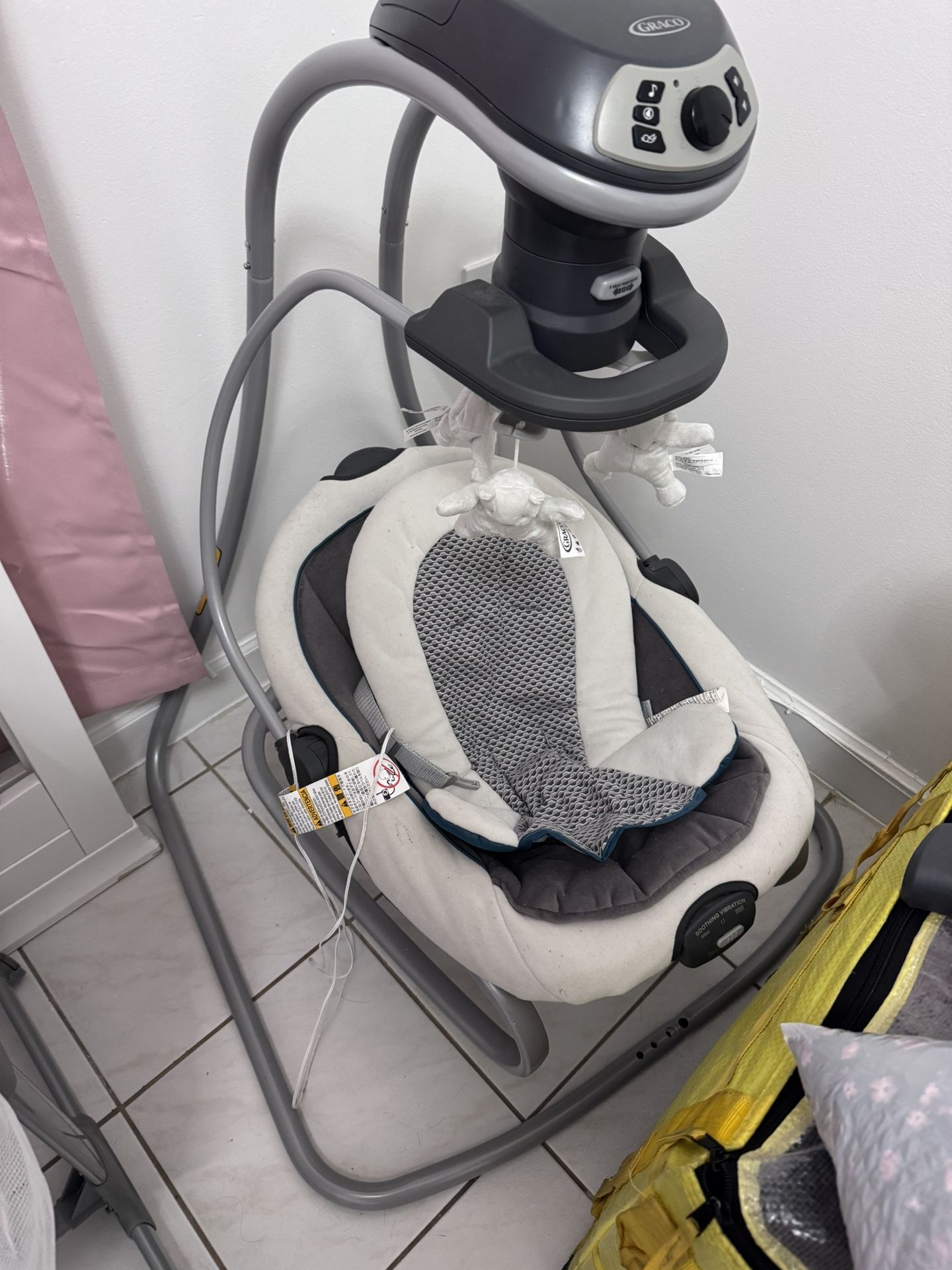 Graco Baby Swing & Soothing Seat – Multi-Motion, Music & Vibration