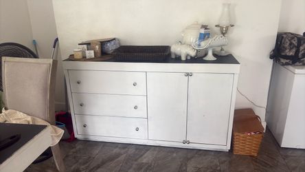 Dinning room buffet