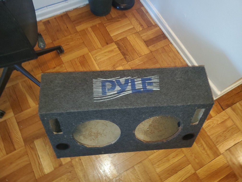 PYLE DUAL 12INCH SUBWOOFER BOX USED IN PERFECT CONDITION