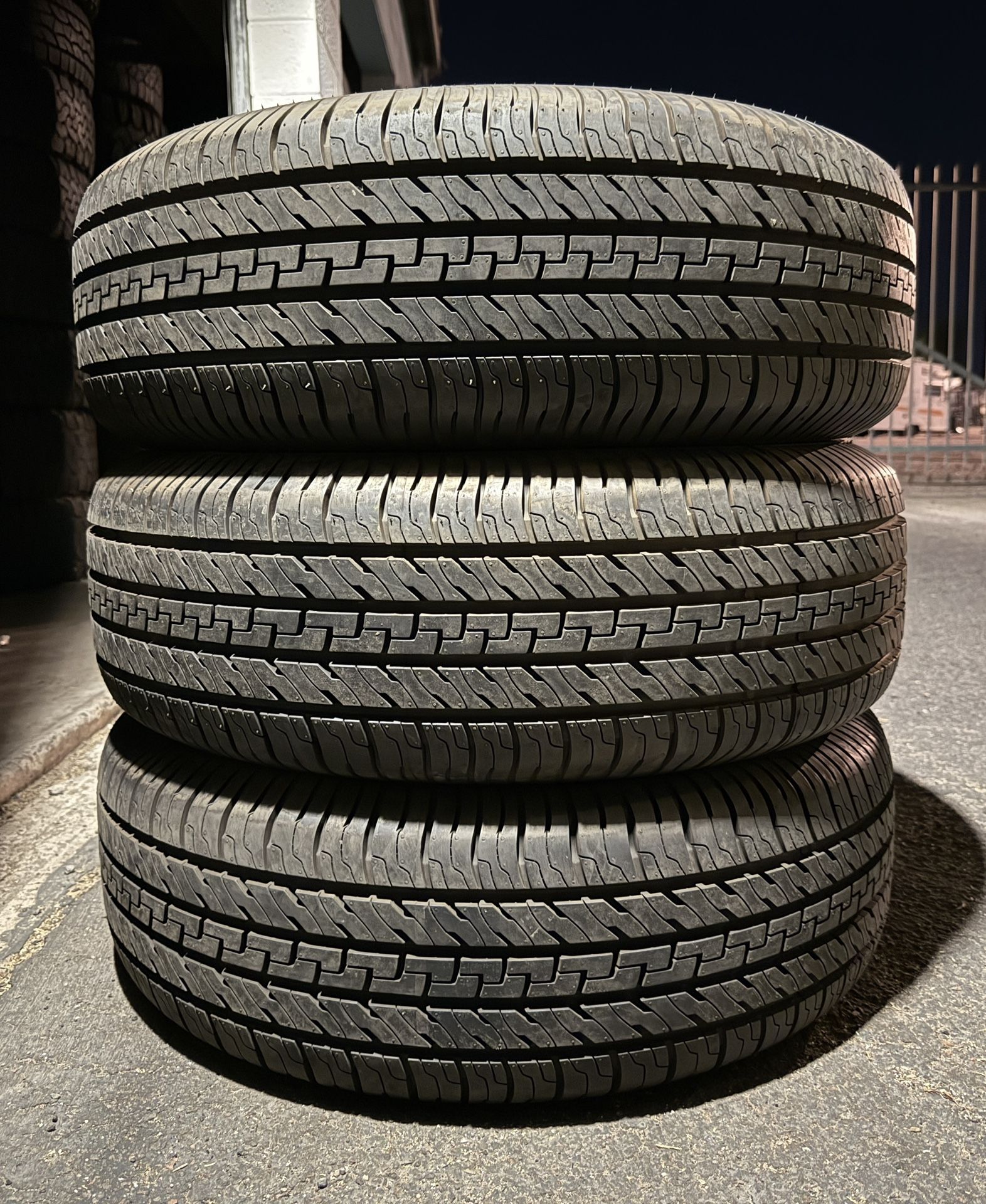 265 70 16 Dextero