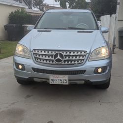 Mersedes Benz, 2008, ML350, V6, $3,800.