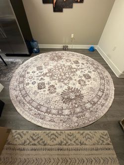 9' Round Traditional Medallion Area Rug
