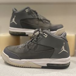Jordan Flights 6.5 Youth (PICK UP ONLY)