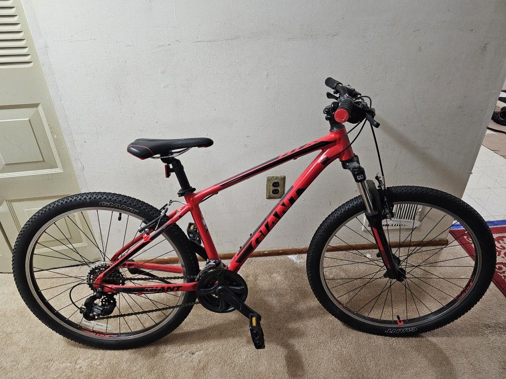Giant Atx3 Bicycle