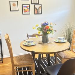 Round Dining Table – Modern & Sturdy – $130 (Chairs Optional)