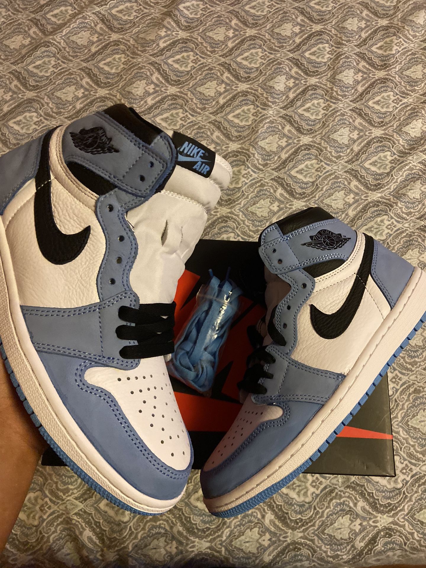 Jordan 1 Retro High University Blues 