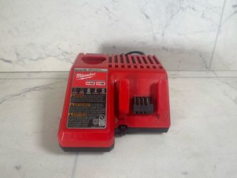 Milwaukee M12 & M18 Multi-Voltage Lithium-Ion Battery Charger (A1G011247)