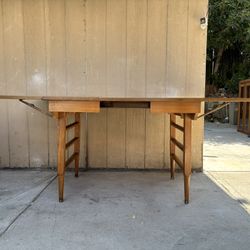 Gorgeous Mid century expandable dining table 