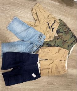 5 pair (1 new) size 12 Boys Shorts Gently Worn