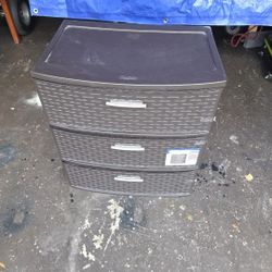 🔥 Stylish 3-Drawer Storage Chest - Like New! 🔥
