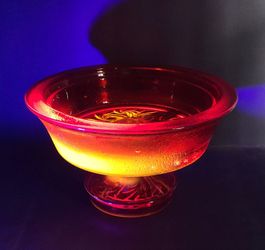 Beautiful Vintage MCM Amberina Heavy Glass Compote