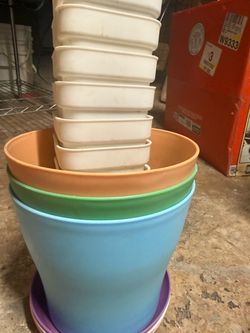 Mixed Plastic Planter Pots Set