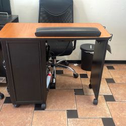 Manicure Table