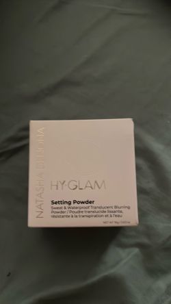 NATASHA DENONA  HY-GLAM Setting Powder