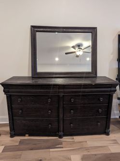 Queen Bedroom Set