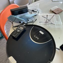 Robot Vacuum With Mob