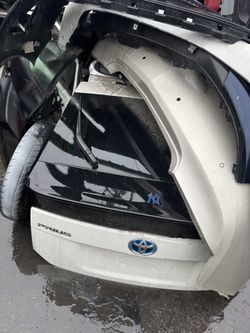 Toyota Prius Trunk 2015