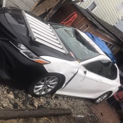 2018 Toyota Camry Parts Car 