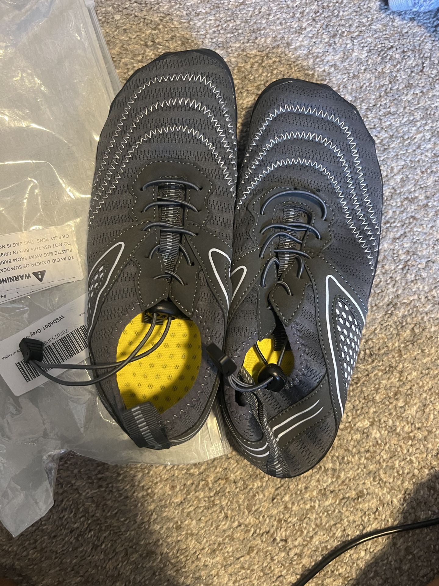 Water Shoes 8.5W/6.5M