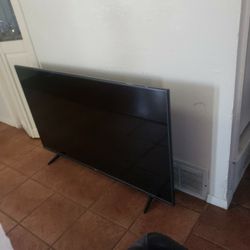 55'  INCH LG SMART FLAT SCREEN TV