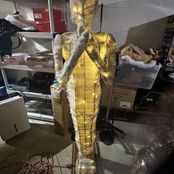 Halloween 🎃 Lighted Mummy Figurine