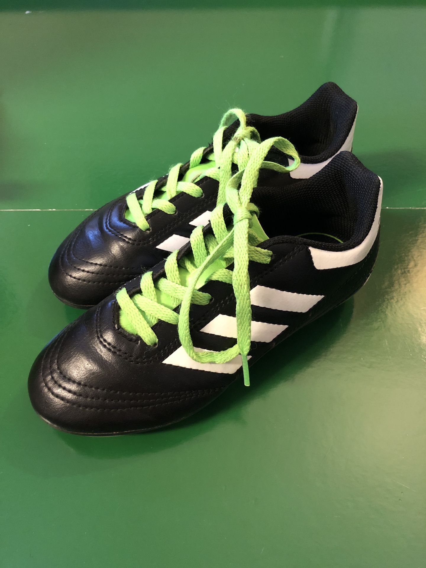 Kids size 1, Adidas Soccer Cleats