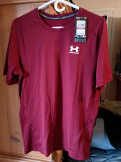 Men’s Under Armour HeatGear Long Sleeve – NEW – $25
Size 2XL