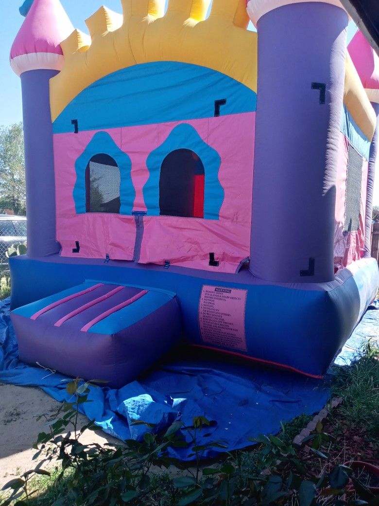 Party Jumper Bounce House