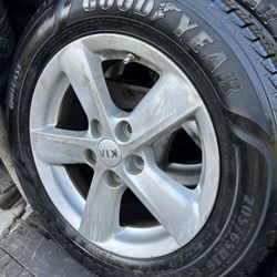 4- GOOD YEAR RADIAL ASSURANCE 