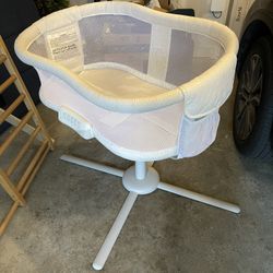 HALO BassiNest Luxe Swivel Sleeperbb Bassinet