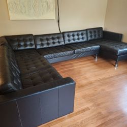 Black Sectional Sofa w/Ottoman