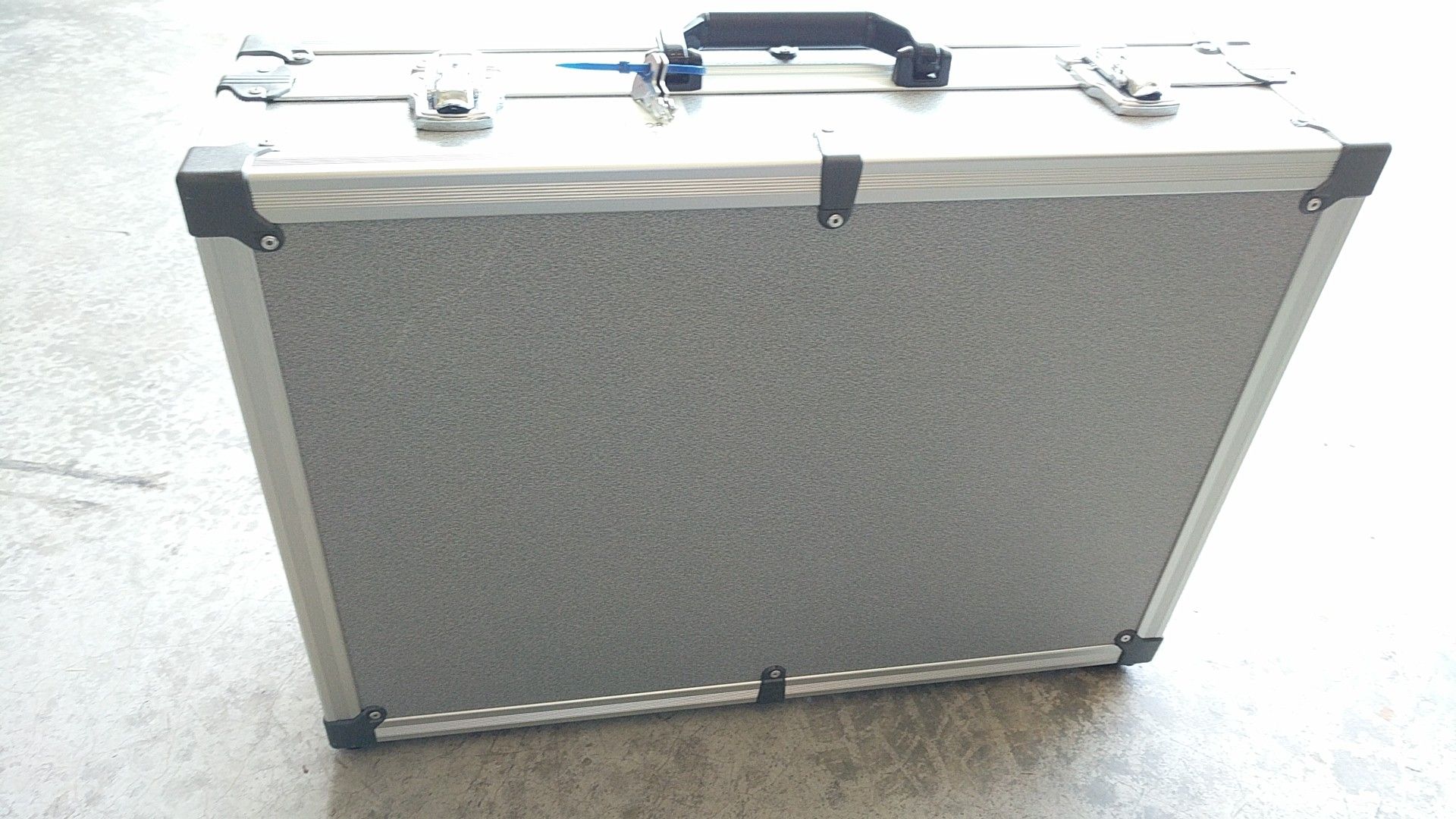 Hard protective case, Aluminum frame. Lightwaith