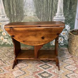 Antique Wood Plank End Gateleg Table (Delivery Service Available)