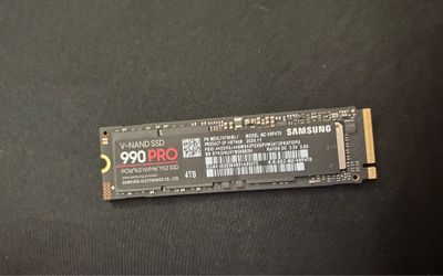 SEND 🅾️FFERS ‼️‼️4TB V-NAND SSD 990 PRO SAMSUNG