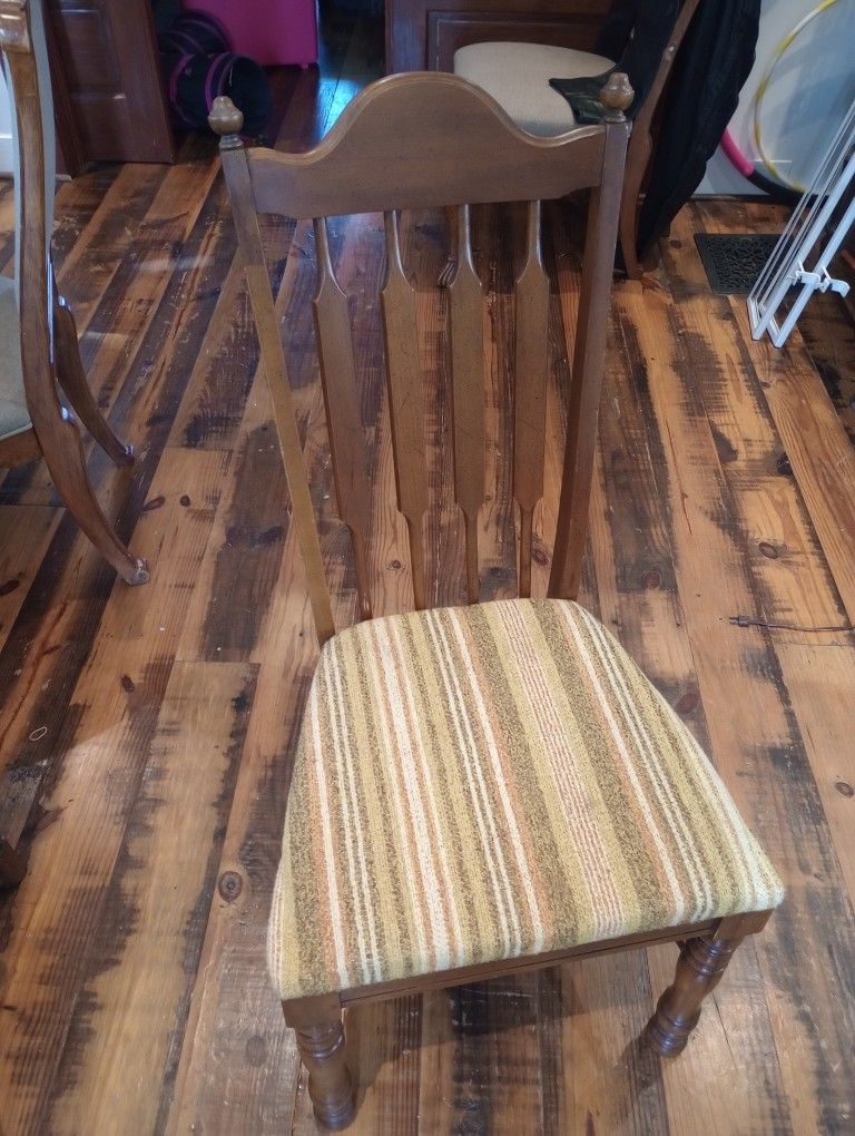 Vintage Broyhill Mid Century Modern Wooden Side Chair