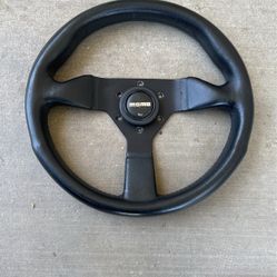 Momo Steering Wheel With Horn 