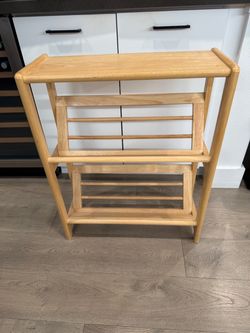 Very nice, small wood bookshelf